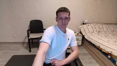 Snapshot of mikimaus0101 chatting on 05-30-26, 04:15 Michael online show from 05-30-26, 04:15