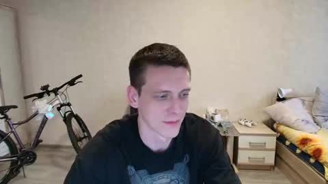 Snapshot of mikimaus0101 chatting on 06-03-26, 02:33 Michael online show from 06-03-26, 02:33