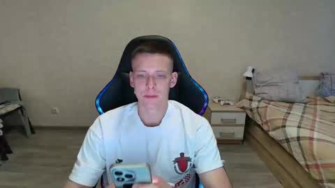 Snapshot of mikimaus0101 chatting on 06-07-26, 10:30 Michael online show from 06-07-26, 10:30