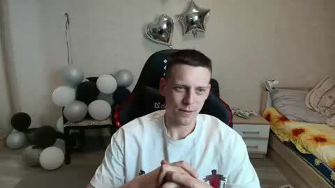 Snapshot of mikimaus0101 chatting on 06-12-26, 03:00 Michael online show from 06-12-26, 03:00