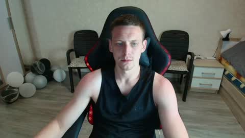 Snapshot of mikimaus0101 chatting on 06-21-26, 06:43 Michael online show from 06-21-26, 06:43