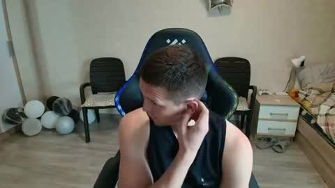 Snapshot of mikimaus0101 chatting on 06-22-26, 11:24 Michael online show from 06-22-26, 11:24