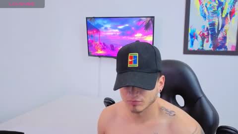 MIKKE online show from 01-19-26, 01:59