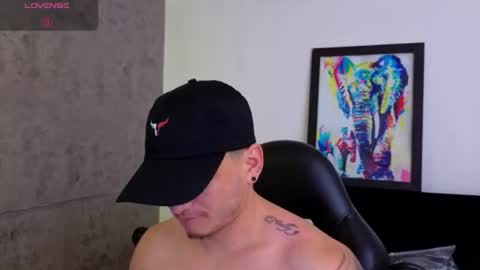Snapshot of mikke_love chatting on 06-22-26, 01:52 MIKKE online show from 06-22-26, 01:52