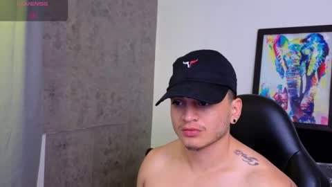 Snapshot of mikke_love chatting on 06-25-26, 02:43 MIKKE online show from 06-25-26, 02:43