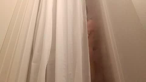 Snapshot of miklo206 chatting on 12-14-25, 01:27 miklo206 online show from 12-14-25, 01:27