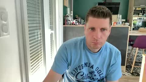 Snapshot of miklp8463 chatting on 05-22-26, 07:26 miklp8463 online show from 05-22-26, 07:26