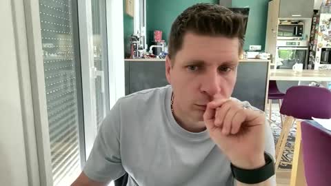 Snapshot of miklp8463 chatting on 06-03-26, 11:24 miklp8463 online show from 06-03-26, 11:24