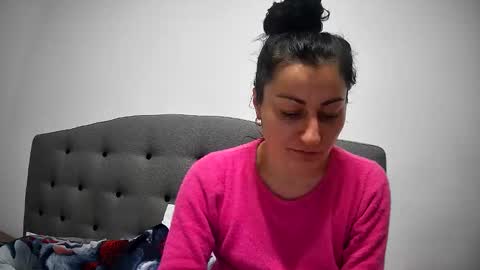 Mikyloveu online show from 01-14-26, 04:56