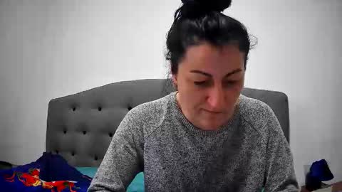 Mikyloveu online show from 04-02-26, 02:15