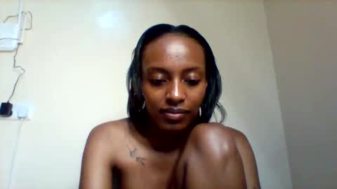 Snapshot of mil_milon chatting on 05-23-26, 11:58 Milo online show from 05-23-26, 11:58