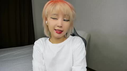 Snapshot of mil_waves chatting on 11-27-25, 12:40 mil_waves online show from 11-27-25, 12:40