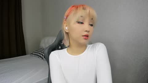 Snapshot of mil_waves chatting on 11-28-25, 12:52 mil_waves online show from 11-28-25, 12:52