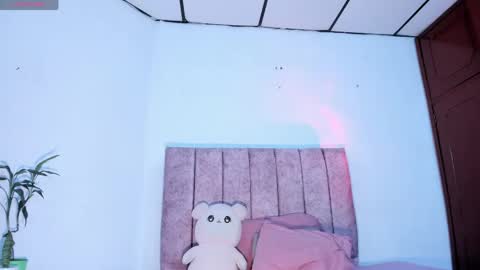 Snapshot of mila_1wood chatting on 05-05-26, 12:29 mila_1wood online show from 05-05-26, 12:29