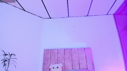 Snapshot of mila_1wood chatting on 06-19-26, 12:42 mila_1wood online show from 06-19-26, 12:42
