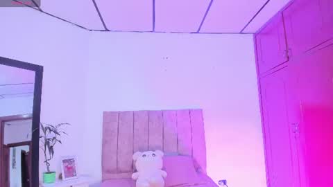 Snapshot of mila_1wood chatting on 07-18-26, 01:04 mila_1wood online show from 07-18-26, 01:04