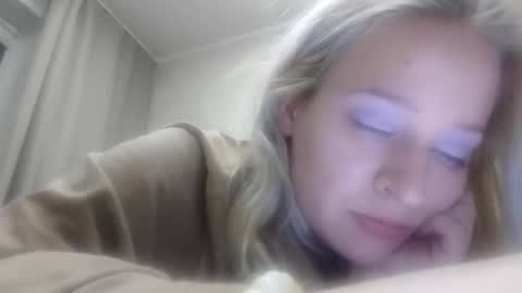 Snapshot of mila_420 chatting on 05-21-26, 05:53 Mila 420 online show from 05-21-26, 05:53