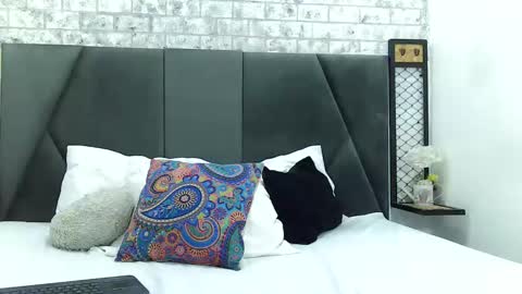 mila_adamss online show from 02-09-25, 11:25