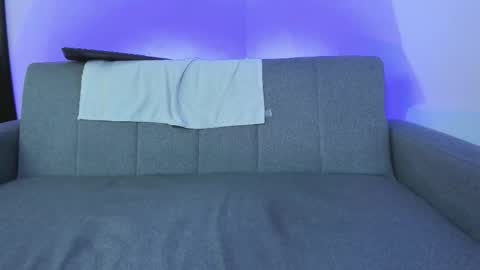 mila  online show from 02-18-26, 09:22