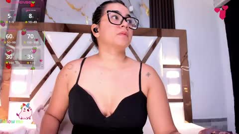 Snapshot of mila_clum chatting on 04-19-26, 05:34 Camila online show from 04-19-26, 05:34