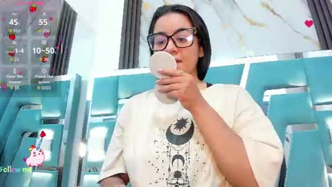 Snapshot of mila_clum chatting on 06-20-26, 11:35 Camila online show from 06-20-26, 11:35