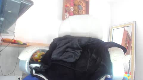 Mila Dash online show from 11-27-25, 11:23