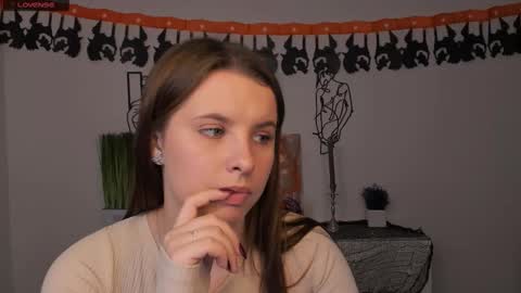 mila_glow online show from 10-27-25, 08:13