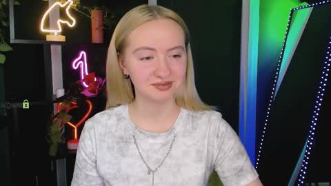 mila_glow online show from 05-14-26, 07:31