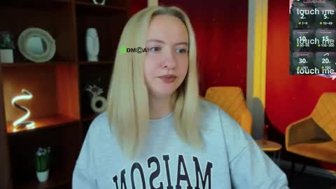 mila_glow online show from 05-19-26, 06:47