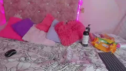 mila_grace_ online show from 09-24-25, 06:44