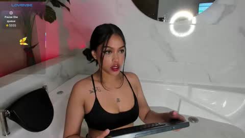 mila_hank online show from 10-07-25, 12:57