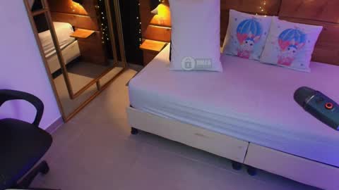 Milena  online show from 09-15-25, 11:10