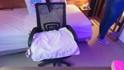 Snapshot of mila_kiitty chatting on 06-16-26, 11:24 Milena online show from 06-16-26, 11:24