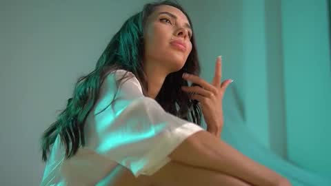 mila may  online show from 10-26-25, 11:09