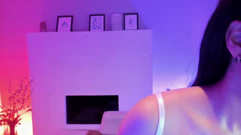 Snapshot of mila_shay chatting on 01-13-25, 11:41 Mila online show from 01-13-25, 11:41