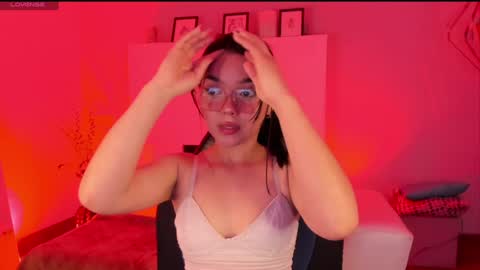 Snapshot of mila_shay chatting on 02-06-25, 11:54 Mila online show from 02-06-25, 11:54