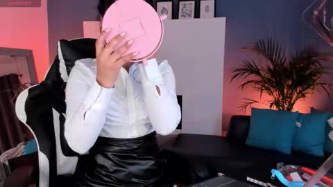 Mila online show from 10-29-25, 11:34