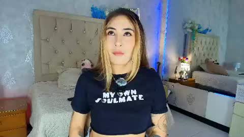 Snapshot of mila_smirnovavk chatting on 06-12-26, 04:00 MILA online show from 06-12-26, 04:00
