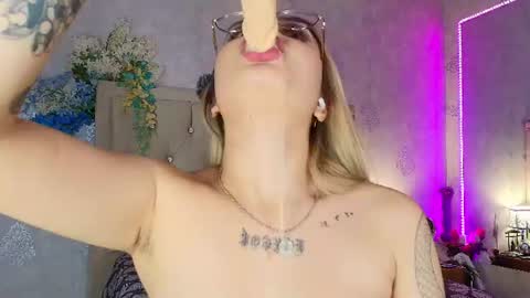 Snapshot of mila_smirnovavk chatting on 07-20-26, 03:32 MILA online show from 07-20-26, 03:32