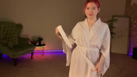 Snapshot of mila_taylorrr chatting on 05-23-26, 06:34 Lisa online show from 05-23-26, 06:34