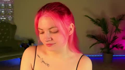 Snapshot of mila_taylorrr chatting on 06-20-26, 08:11 Lisa online show from 06-20-26, 08:11