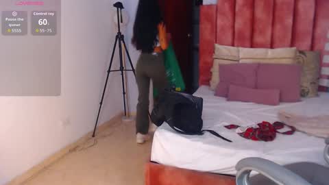 Snapshot of milaa_star chatting on 10-01-25, 04:07 milaa_star online show from 10-01-25, 04:07