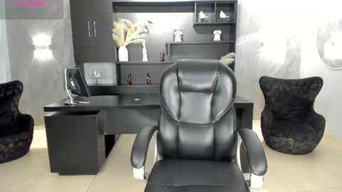 Snapshot of milacoleman chatting on 06-10-26, 03:07 Mila online show from 06-10-26, 03:07