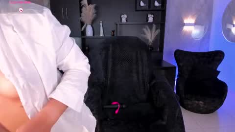 Snapshot of milacoleman chatting on 06-12-26, 05:50 Mila online show from 06-12-26, 05:50