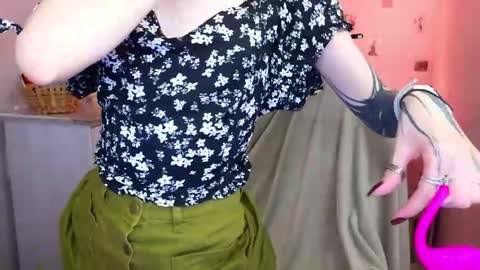 Snapshot of miladuales chatting on 05-26-26, 12:45 Mila online show from 05-26-26, 12:45