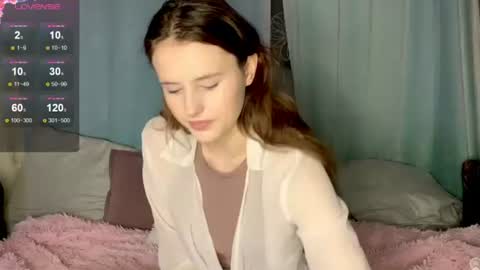 Snapshot of milaelin chatting on 06-15-26, 10:12 Mila online show from 06-15-26, 10:12