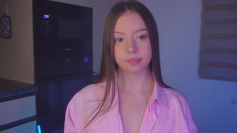 Snapshot of milaice chatting on 03-17-26, 04:21 Mila online show from 03-17-26, 04:21