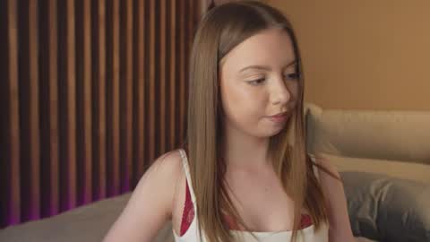 Snapshot of milaice chatting on 03-26-26, 03:28 Mila online show from 03-26-26, 03:28