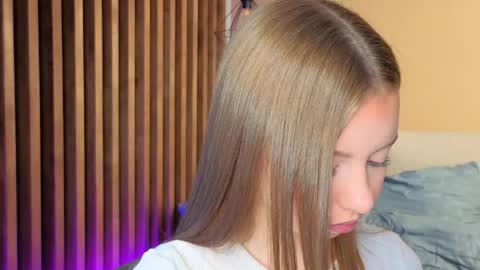 Mila online show from 05-17-26, 03:08