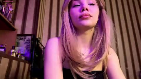Snapshot of milakittys chatting on 06-13-26, 11:30 milakittys online show from 06-13-26, 11:30